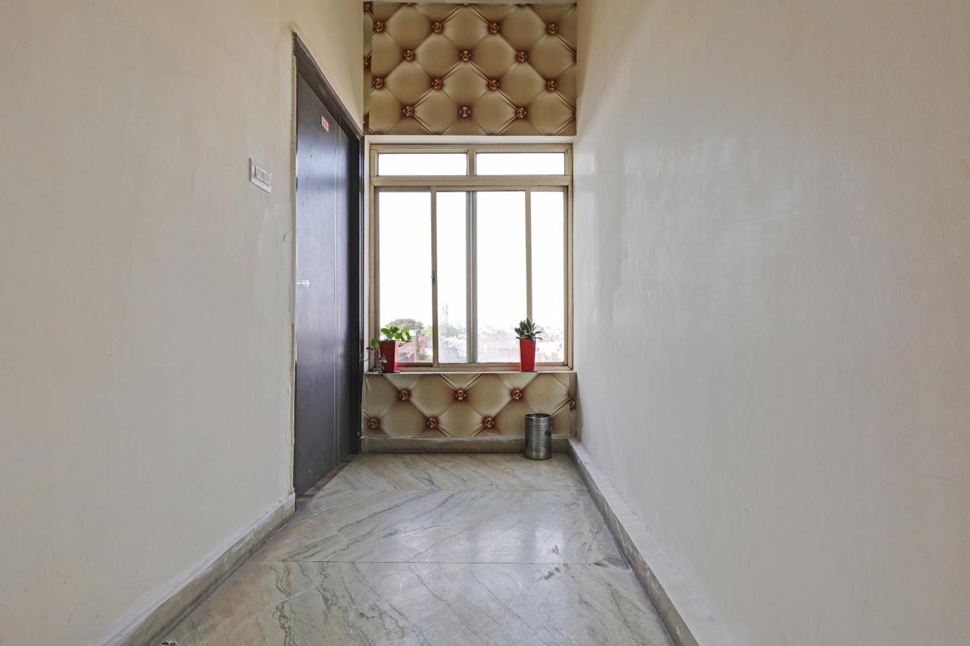 Spot On 81167 Hotel Asdr Rudrapur Εξωτερικό φωτογραφία
